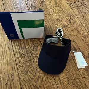 New with tags and box Tory Burch visor
